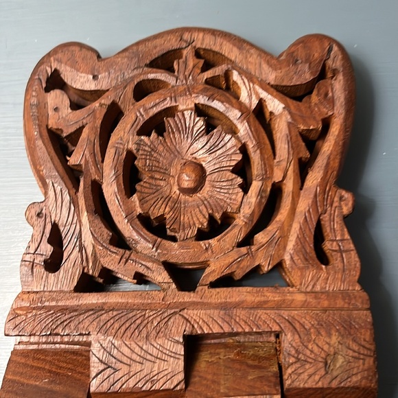 Wooden Book Stand - Carved - Picture 6 of 9